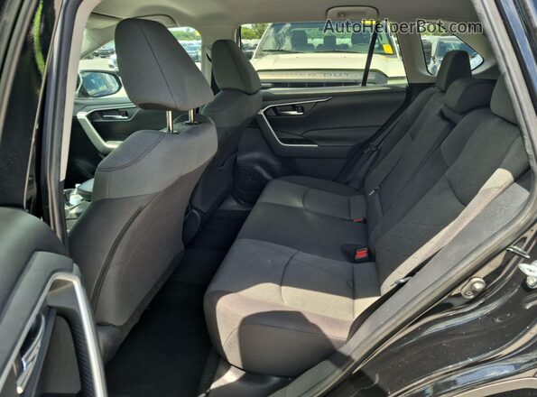 2T3P1RFV1MC215747 2021 TOYOTA LE  