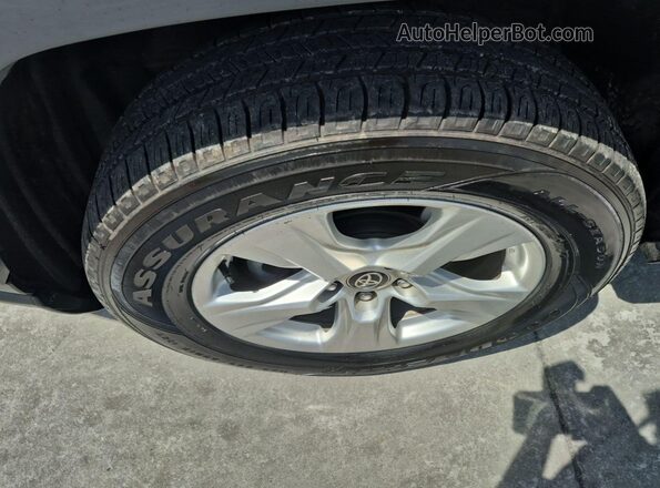 2T3P1RFV1MC215747 2021 TOYOTA LE  Widok z przodu