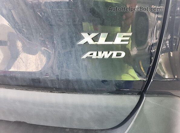 2T3P1RFV1MC215747 2021 TOYOTA LE  Widok wnętrza z przodu