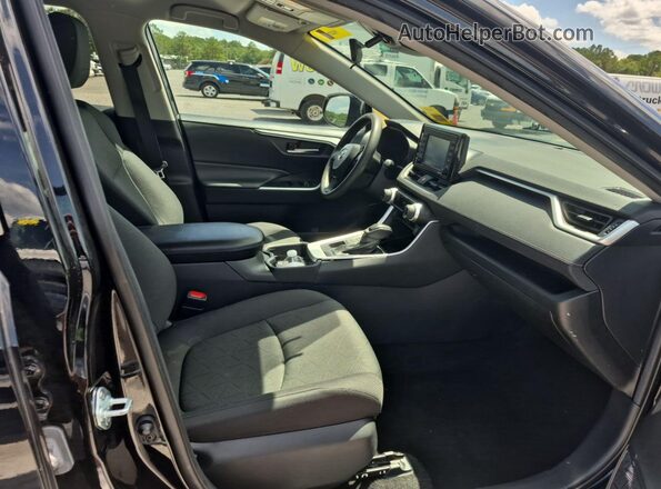 2T3P1RFV1MC215747 2021 TOYOTA LE  