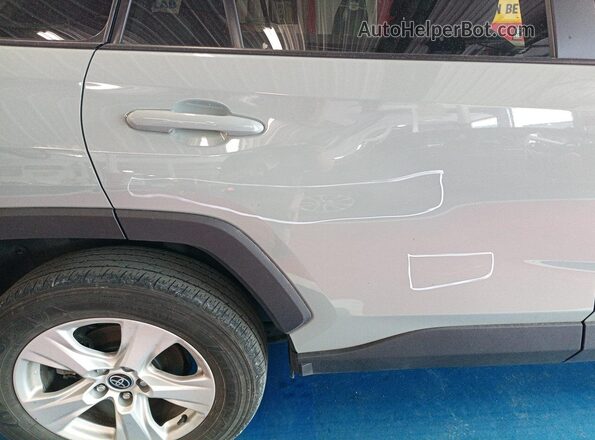 2T3P1RFV2MW225640 2021 TOYOTA LE  Vista de los asientos traseros