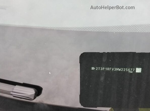 2T3P1RFV3MW225677 2021 TOYOTA LE  Սալոնի հետևի տեսք