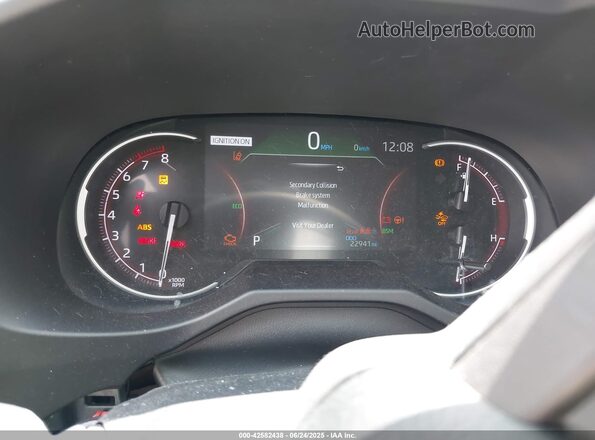 2T3P1RFV4RW487635 2024 TOYOTA LE Red Widok tylnych siedzeń