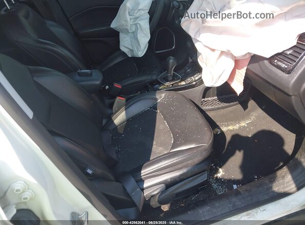 3C4NJDBB3MT509680 2021 JEEP COMPASS White Vista interior delantera