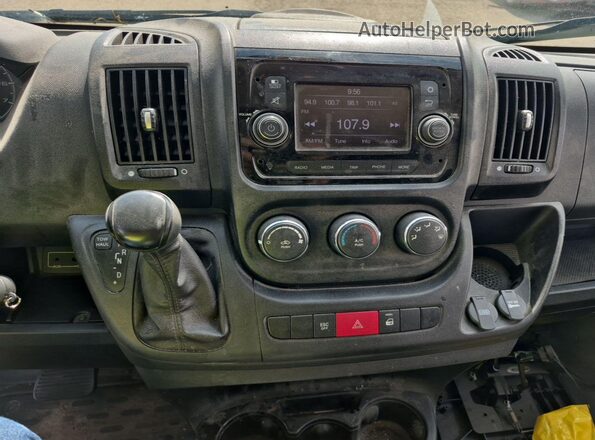 3C6TRVAG0LE138829 2020 RAM PROMASTER 1500  Widok z tyłu