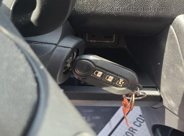 3C6TRVAGXLE127286 2020 RAM PROMASTER 1500  Вид панелі приладів