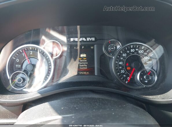 3C6UR5DJ2LG222151 2020 RAM 2500 Burgundy Вид задніх сидінь