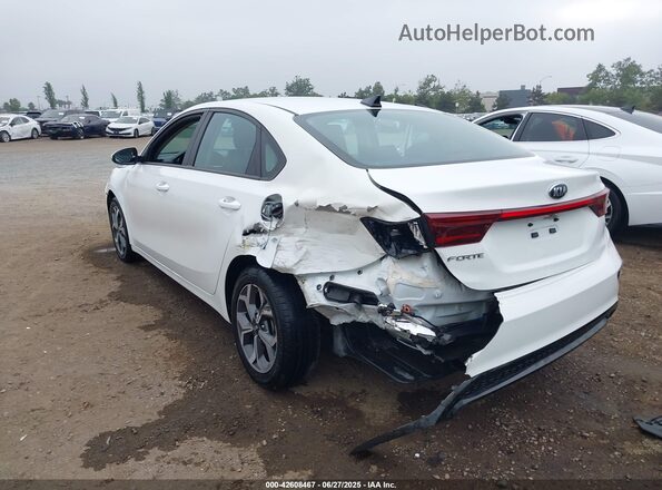 3KPF24AD7ME361168 2021 KIA FORTE White Widok z przodu