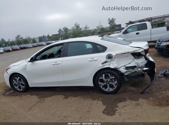 3KPF24AD7ME361168 2021 KIA FORTE White Widok wnętrza 360 stopni
