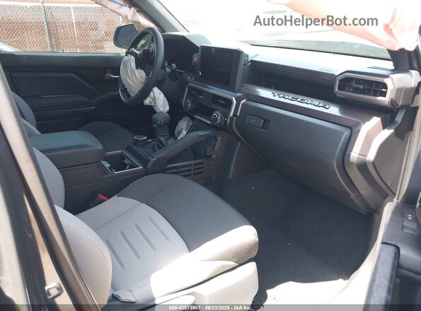 3TMLB5JN5SM124179 2025 TOYOTA TACOMA Brown Vista interior delantera