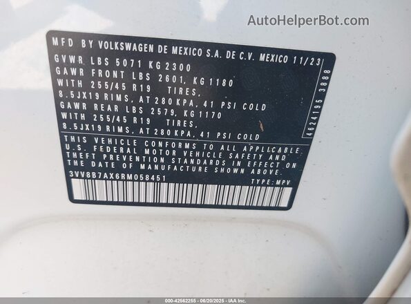 3VV8B7AX6RM058451 2024 VOLKSWAGEN TIGUAN White 