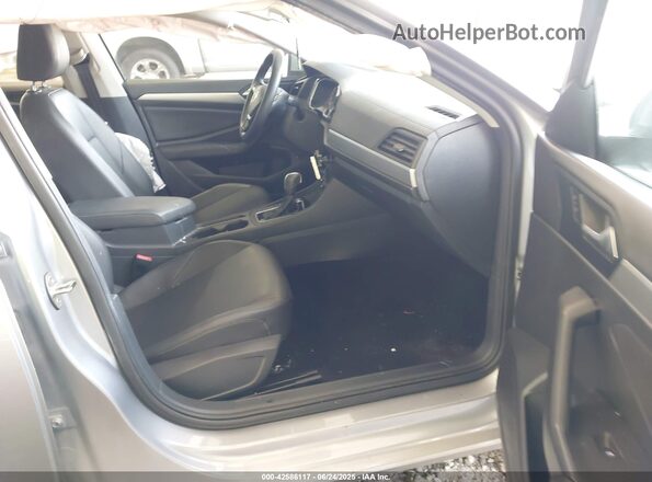 3VWCB7BU2LM007062 2020 VOLKSWAGEN JETTA Silver Widok wnętrza z przodu