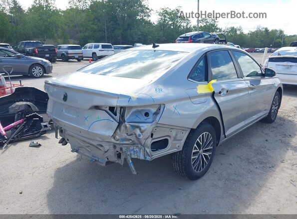 3VWCB7BU4LM039382 2020 VOLKSWAGEN JETTA Silver Widok z przodu
