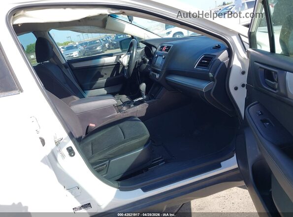 4S4BSAAC6H3390397 2017 SUBARU OUTBACK White წინა სალონის ხედი