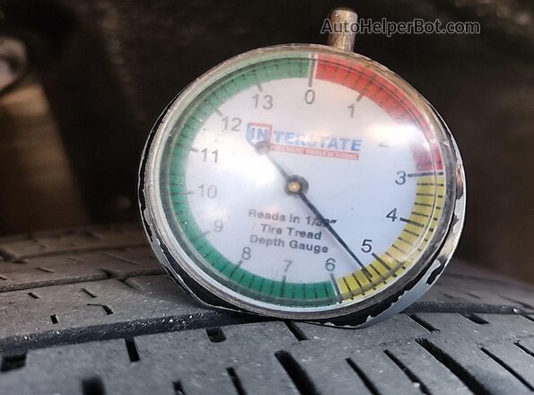 4T1C31AKXMU557390 2021 TOYOTA LE  Вид салона спереди