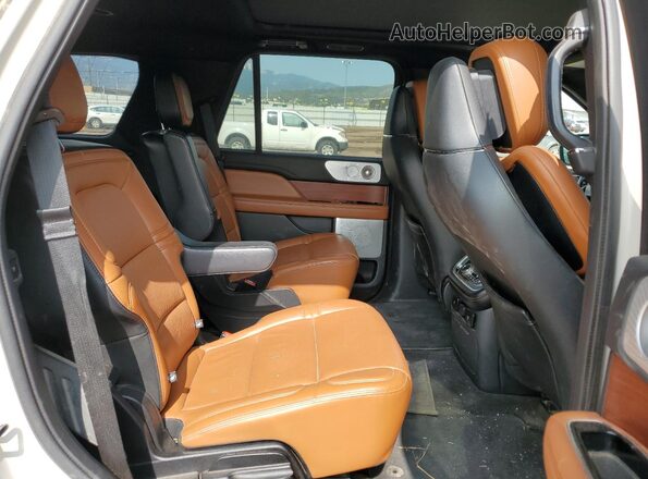 5LMJJ2LT0LEL04125 2020 LINCOLN NAVIGATOR Cream Հետևի նստատեղերի տեսք