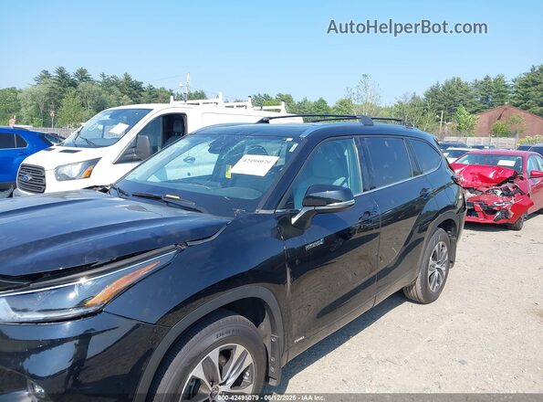 5TDHBRCH3MS524975 2021 TOYOTA LE Черный Вид спереди