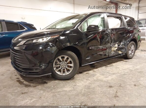 5TDKSKFC2MS004179 2021 TOYOTA LE Черный Передняя левая четверть
