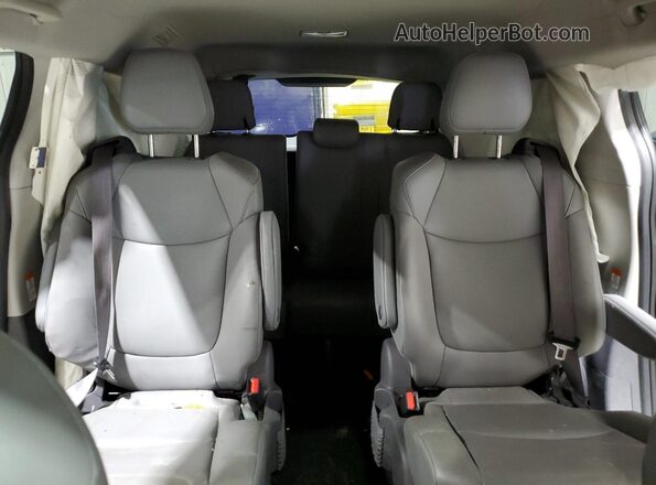5TDYRKEC3MS066228 2021 TOYOTA LE Green Widok tylnych siedzeń
