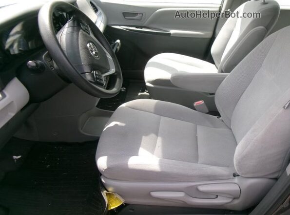 5TDZZ3DC2JS947929 2018 TOYOTA SIENNA  