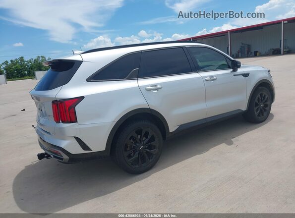 5XYRKDLF5MG028420 2021 KIA SORENTO Silver Rear right