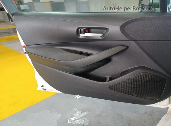 5YFEPMAE0MP263961 2021 TOYOTA LL  Vista del compartimento del motor