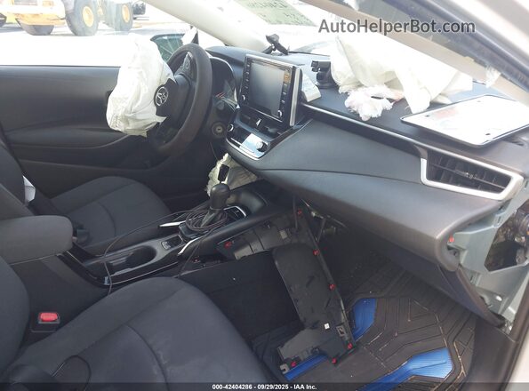 5YFEPMAE9MP271234 2021 TOYOTA LL Серебряный Вид салона спереди