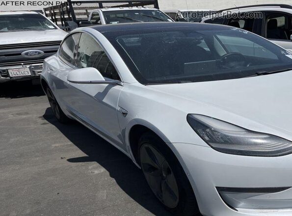 5YJ3E1EB3LF803115 2020 TESLA MODEL 3 White Widok wnętrza z przodu
