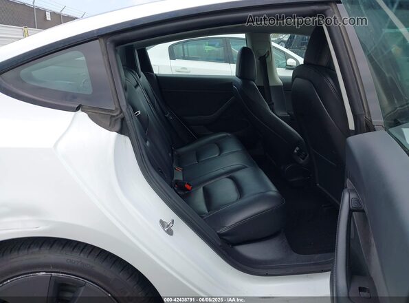 5YJ3E1EB9PF393085 2023 TESLA MODEL 3 White Вид наклейки з VIN-кодом