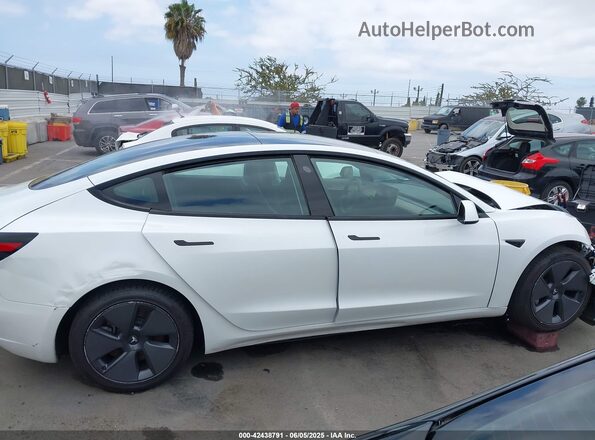 5YJ3E1EB9PF393085 2023 TESLA MODEL 3 White Вид задньої частини салону