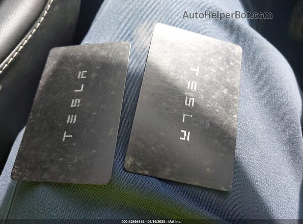 5YJ3E1EC0PF399284 2023 TESLA MODEL 3 Gray Вид панелі приладів