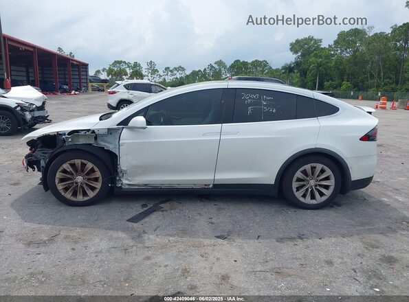 5YJXCBE2XHF043785 2017 TESLA MODEL X White 