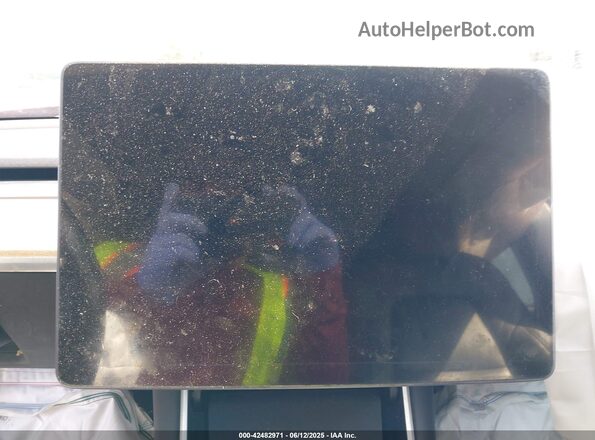 5YJYGDEE2MF062405 2021 TESLA MODEL Y Red 360 interior view