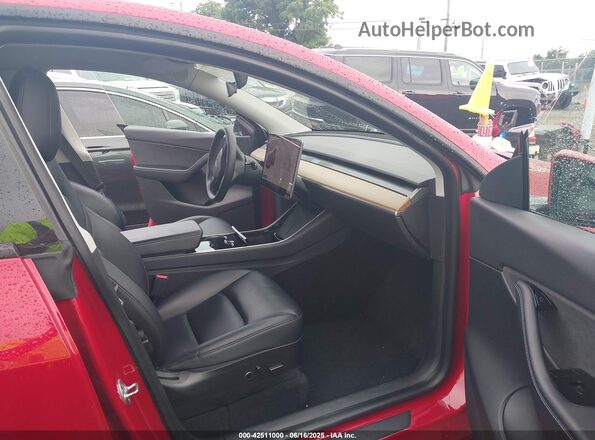 5YJYGDEE3MF092447 2021 TESLA MODEL Y Красный Вид салона спереди