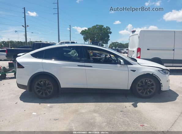 7SAXCAE54RF449148 2024 TESLA MODEL X White Панорамний вид салону 360°