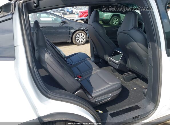 7SAXCDE53PF415569 2023 TESLA MODEL X White VIN կոդի պիտակի տեսք