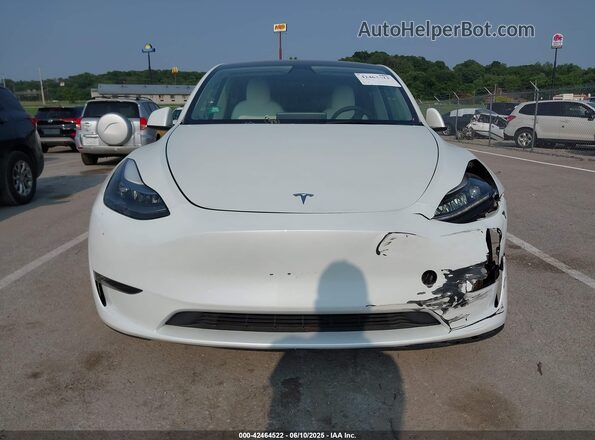 7SAYGAEE2PF648446 2023 TESLA MODEL Y White Instrument cluster view