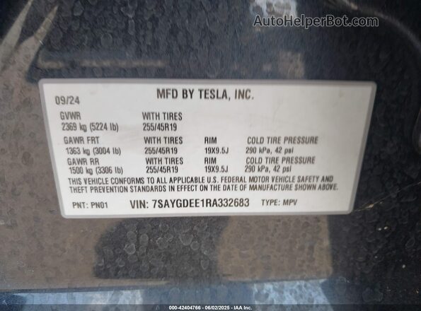 7SAYGDEE1RA332683 2024 TESLA MODEL Y Gray 