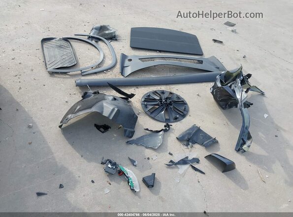 7SAYGDEE1RA332683 2024 TESLA MODEL Y Gray 