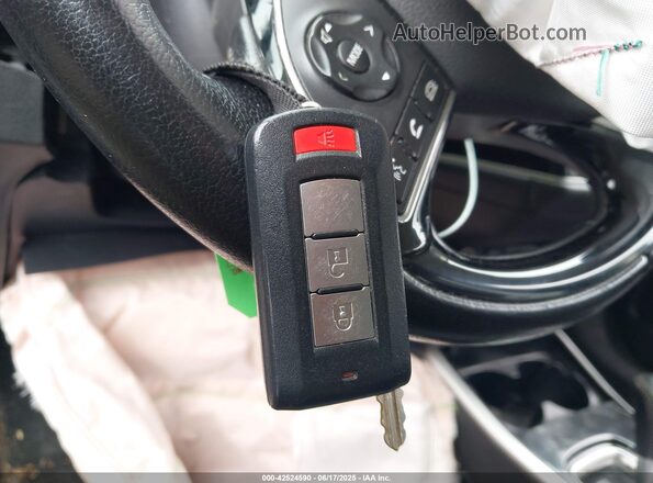 JA4AD3A37LZ040489 2020 MITSUBISHI OUTLANDER White Widok deski rozdzielczej