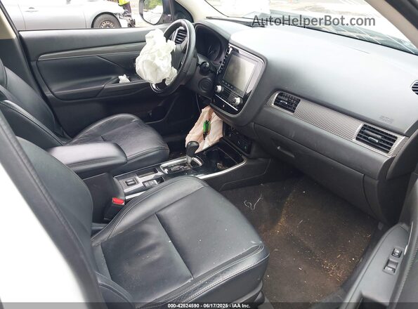 JA4AD3A37LZ040489 2020 MITSUBISHI OUTLANDER White Widok wnętrza z przodu