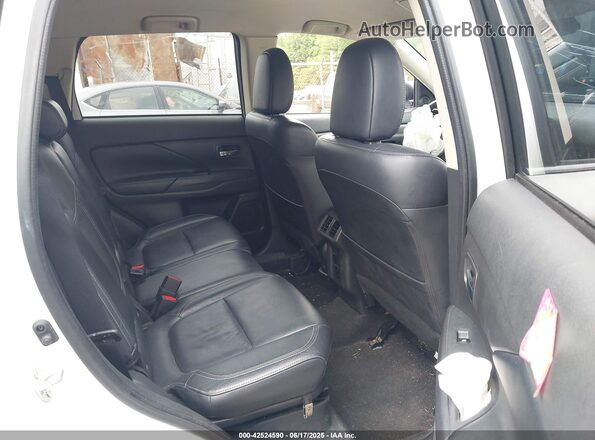 JA4AD3A37LZ040489 2020 MITSUBISHI OUTLANDER White Widok naklejki z numerem VIN