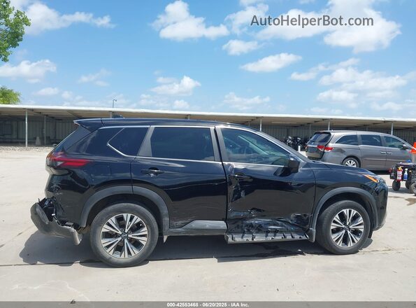 JN8BT3BA6PW421871 2023 NISSAN ROGUE Черный Вид задней части салона