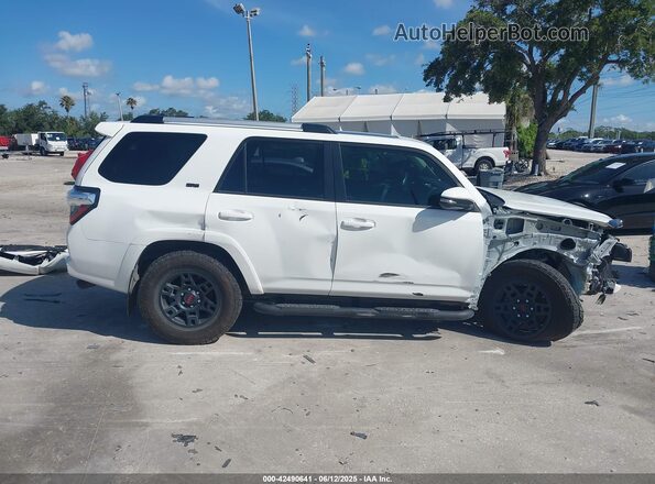 JTENU5JR2M5873564 2021 TOYOTA 4RUNNER White Սալոնի 360 աստիճան տեսք