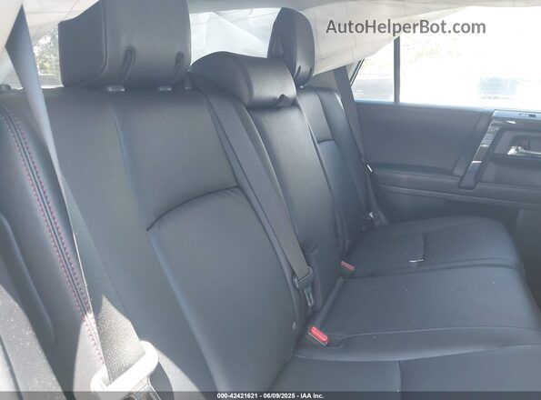 JTERU5JR8P6137471 2023 TOYOTA 4RUNNER Pewter Vista de la etiqueta del VIN