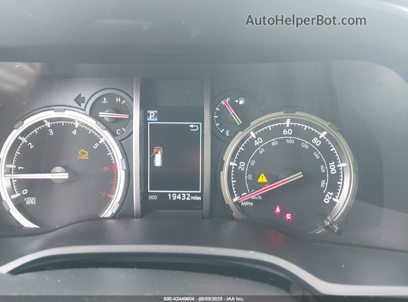 JTERU5JR8P6159308 2023 TOYOTA 4RUNNER White Widok tylnych siedzeń