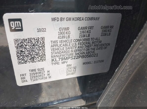 KL79MPS22PB056021 2023 CHEVROLET TRAILBLAZER Black Vista del compartimento del motor