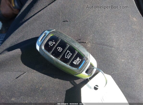KM8K2CAA8LU397963 2020 HYUNDAI KONA Красный Вид панели приборов
