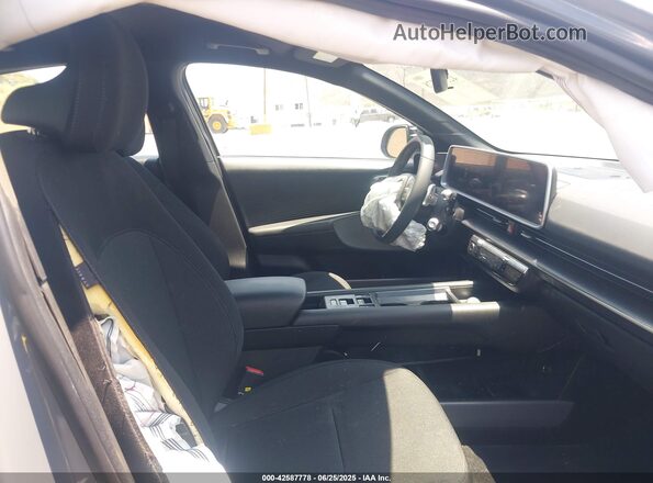 KMHM24AA0RA072152 2024 HYUNDAI IONIQ 6 Gray Front interior view