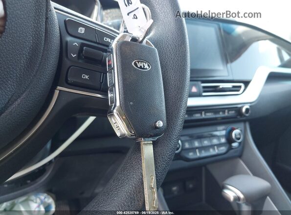 KNDCB3LCXM5469281 2021 KIA NIRO Silver 